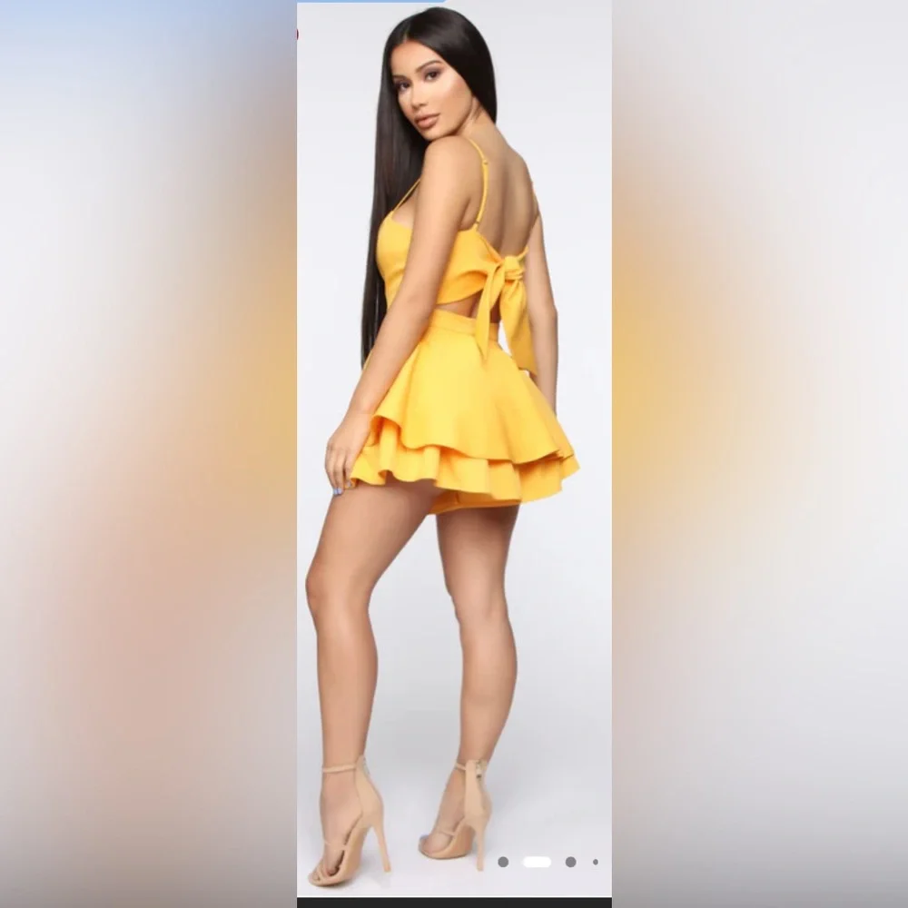 Pre-loved•Great condition• Fashion Nova• Romper• size L - Picture 3 of 7